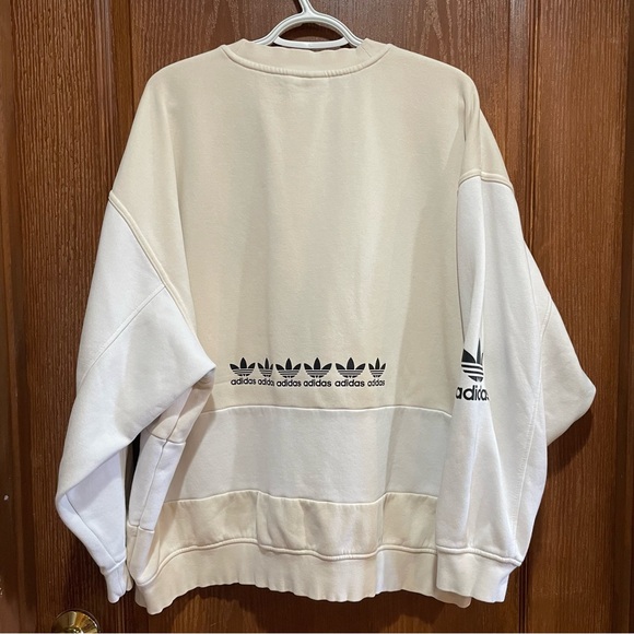 Adidas Originals Logo Play Trefoil Crew Sweatshirt in Wonder White Size Medium - Picture 7 of 14